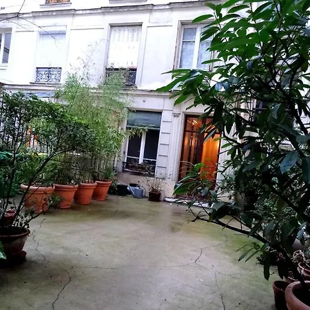 Cour Condorcet 6 Personnes * Paris